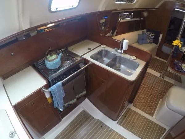 Slide: The Image of Beneteau Oceanis 321 1995 - 9