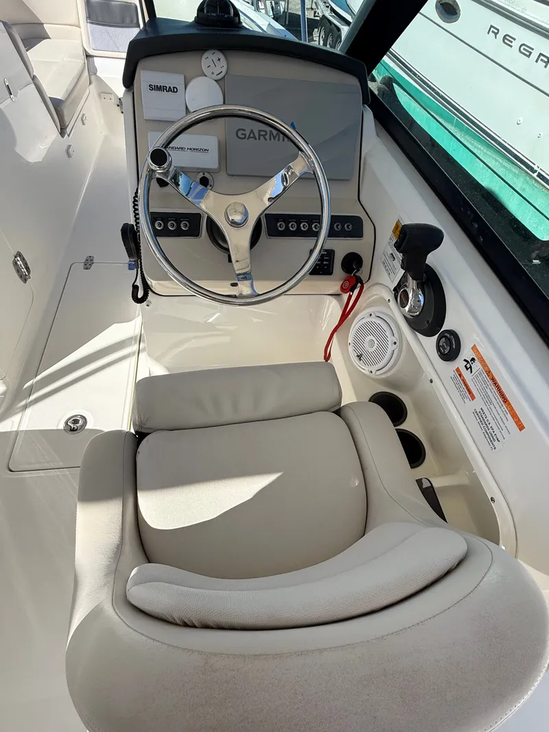 Slide: The Image of Boston Whaler 230 Vantage 2014 - 3