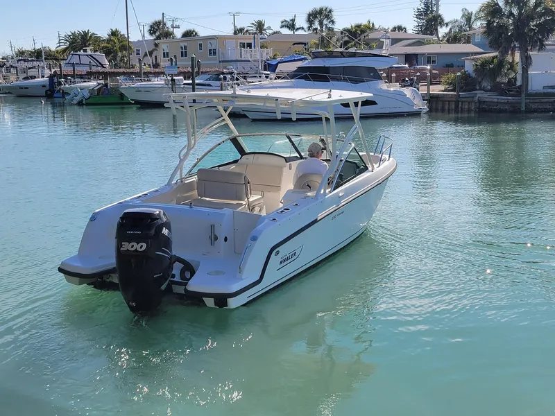 Slide: The Image of Boston Whaler 230 Vantage 2014 - 8