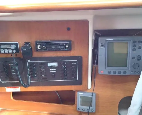 Slide: The Image of Beneteau 321 2000 - 4