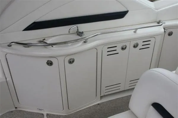 Slide: The Image of Sea Ray 420 Sundancer 2004 - 11