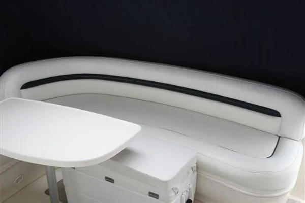 Slide: The Image of Sea Ray 420 Sundancer 2004 - 9