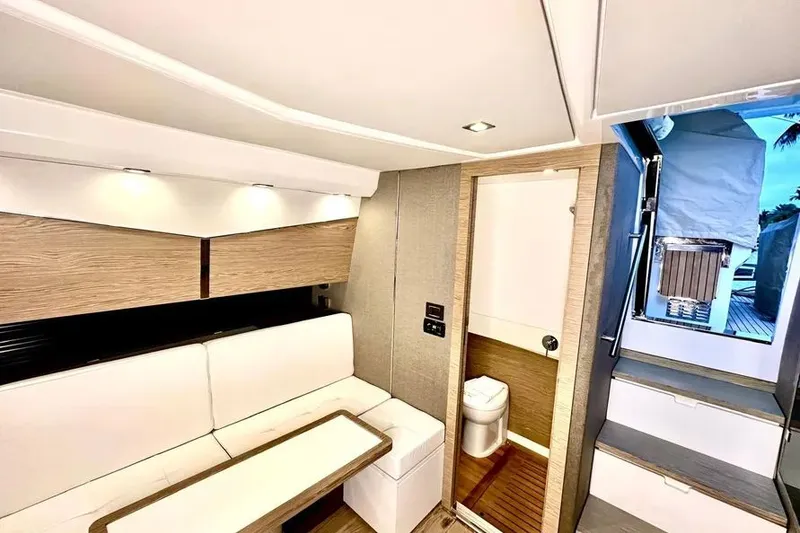 Slide: The Image of 2018 AZIMUT 40 VERVE - Image 17 - 17