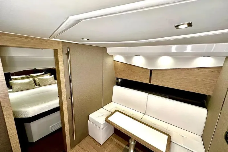 Slide: The Image of 2018 AZIMUT 40 VERVE - Image 21 - 21