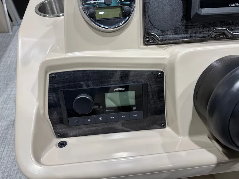 Slide: The Image of Tahoe Sport 2180 Swingback (VRB) & Honda 4-Stroke EFI 2026 - 12