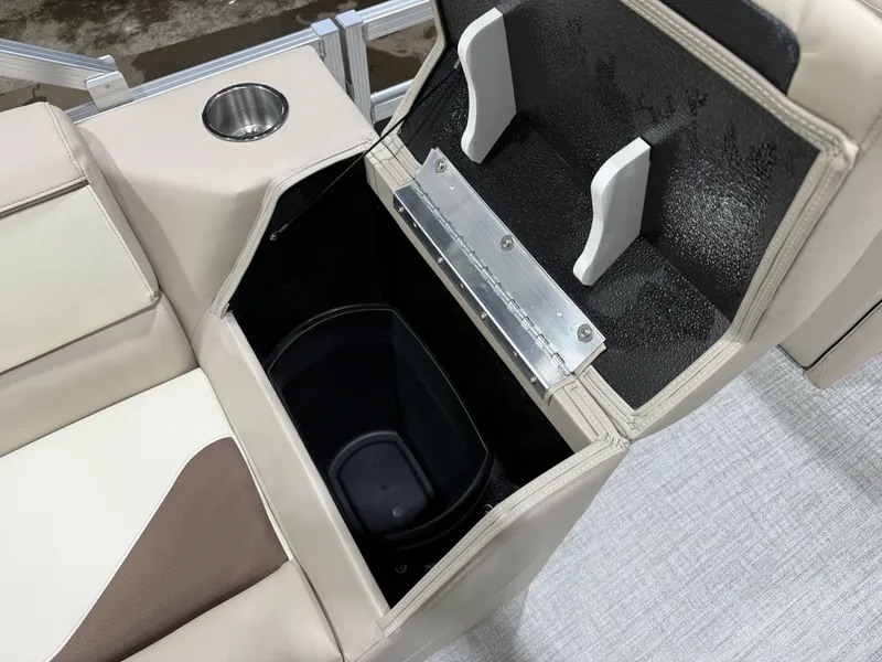 Slide: The Image of Tahoe Sport 2180 Swingback (VRB) & Honda 4-Stroke EFI 2026 - 25