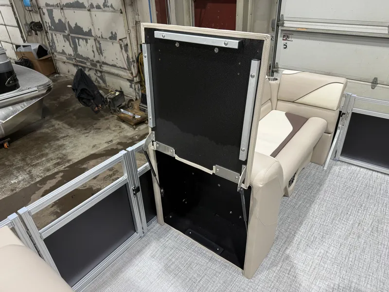 Slide: The Image of Tahoe Sport 2180 Swingback (VRB) & Honda 4-Stroke EFI 2026 - 27