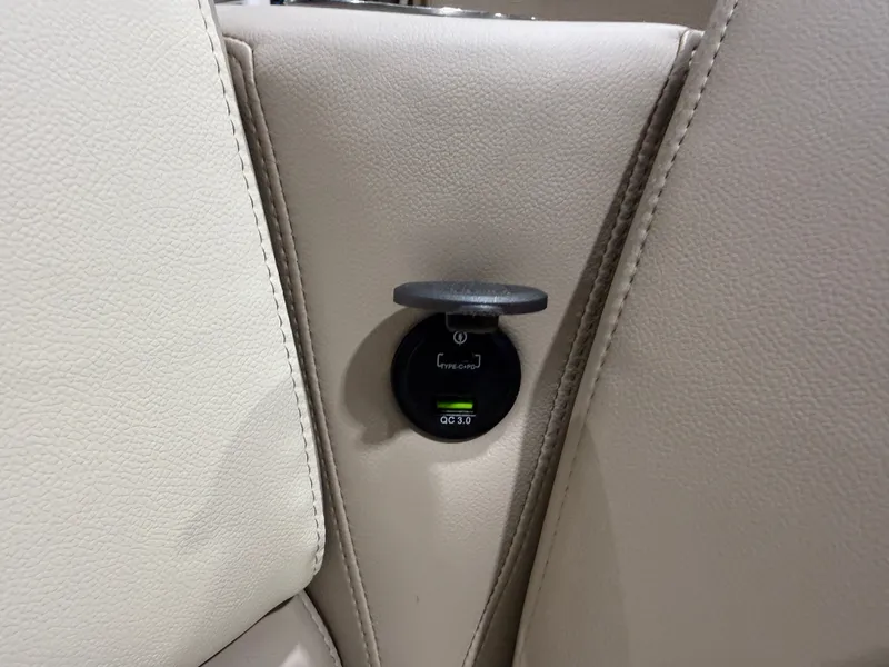 Slide: The Image of Tahoe Sport 2180 Swingback (VRB) & Honda 4-Stroke EFI 2026 - 30