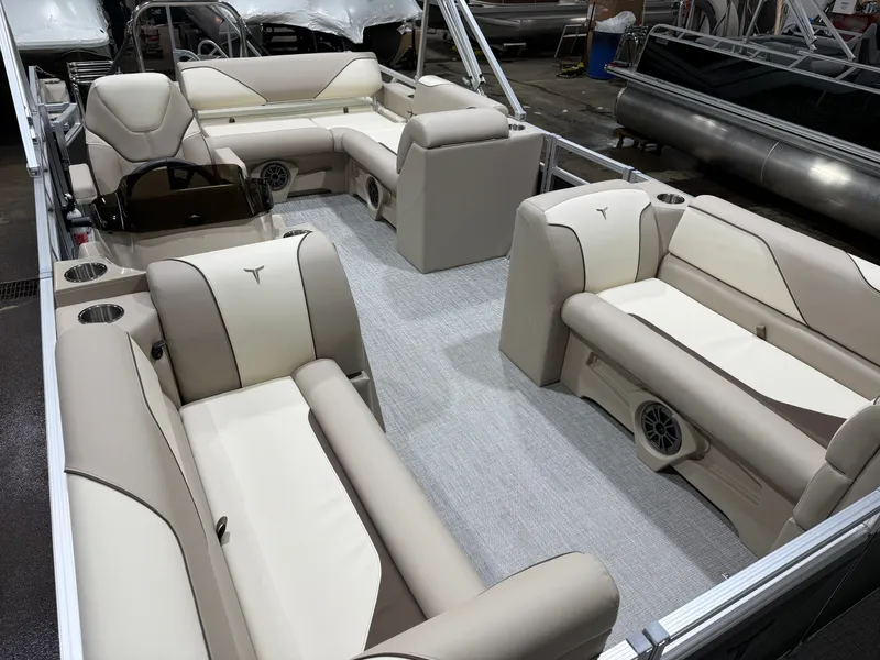 Slide: The Image of Tahoe Sport 2180 Swingback (VRB) & Honda 4-Stroke EFI 2026 - 32