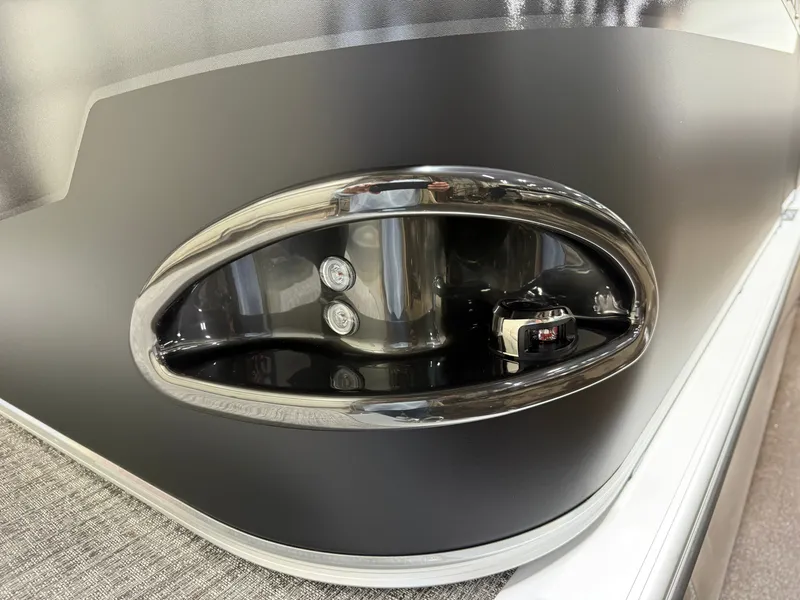 Slide: The Image of Tahoe Sport 2180 Swingback (VRB) & Honda 4-Stroke EFI 2026 - 34