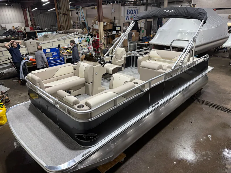 The Image of Tahoe Sport VRB 2180 Swingback & 4-Stroke $31995 2026 - 1