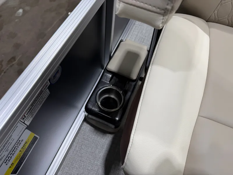 Slide: The Image of Tahoe Sport VRB 2180 Swingback & 4-Stroke $31995 2026 - 14