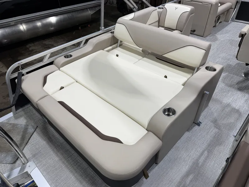 Slide: The Image of Tahoe Sport VRB 2180 Swingback & 4-Stroke $31995 2026 - 19