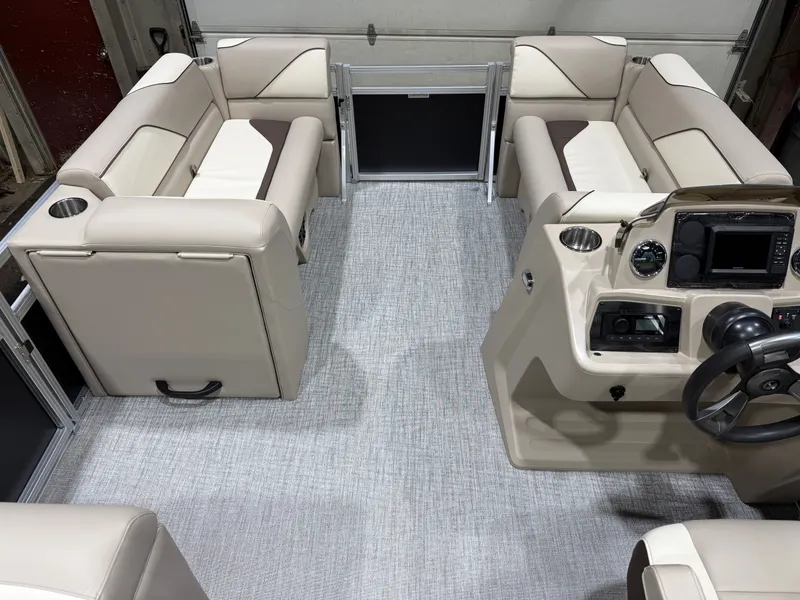 Slide: The Image of Tahoe Sport VRB 2180 Swingback & 4-Stroke $31995 2026 - 28