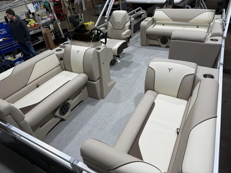 Slide: The Image of Tahoe Sport VRB 2180 Swingback & 4-Stroke $31995 2026 - 31