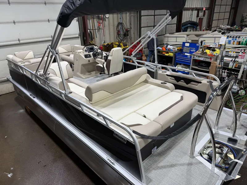 Slide: The Image of Tahoe Sport VRB 2180 Swingback & 4-Stroke $31995 2026 - 45