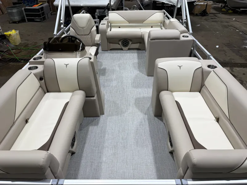 Slide: The Image of Tahoe Sport VRB 2180 Swingback & 4-Stroke $31995 2026 - 6