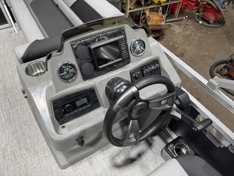 Slide: The Image of Tahoe Sport 1980 Cruise Rear Bench (CRB) & Honda 4-Stroke EFI 2026 - 11