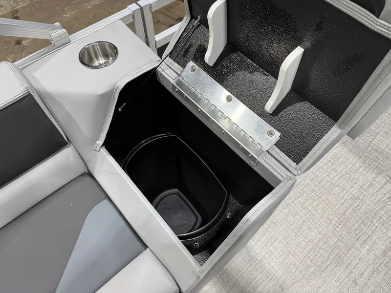 Slide: The Image of Tahoe Sport 1980 Cruise Rear Bench (CRB) & Honda 4-Stroke EFI 2026 - 23