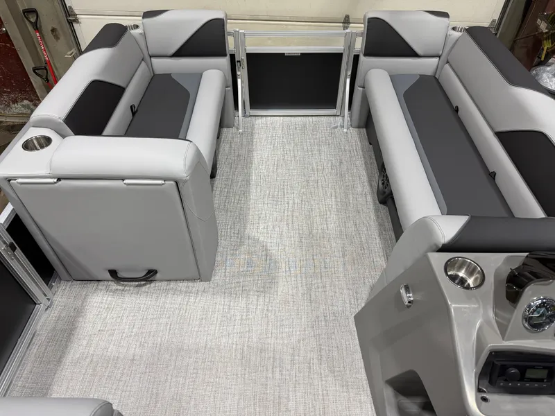 Slide: The Image of Tahoe Sport 1980 Cruise Rear Bench (CRB) & Honda 4-Stroke EFI 2026 - 30