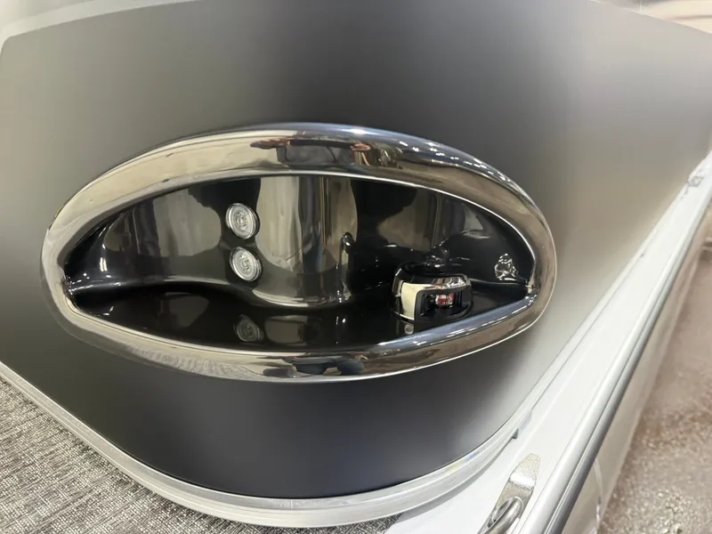 Slide: The Image of Tahoe Sport 1980 Cruise Rear Bench (CRB) & Honda 4-Stroke EFI 2026 - 34