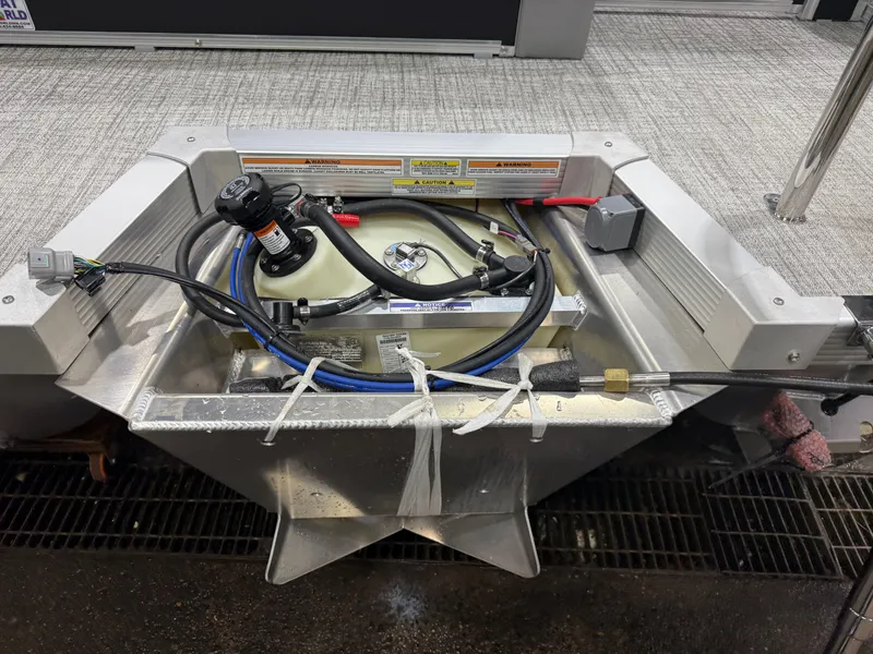 Slide: The Image of Tahoe Sport 1980 Cruise Rear Bench (CRB) & Honda 4-Stroke EFI 2026 - 40