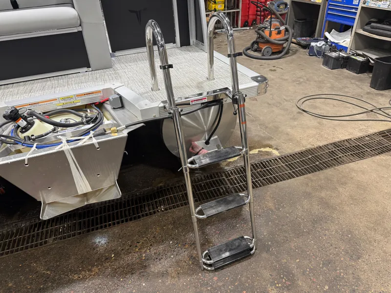 Slide: The Image of Tahoe Sport 1980 Cruise Rear Bench (CRB) & Honda 4-Stroke EFI 2026 - 41