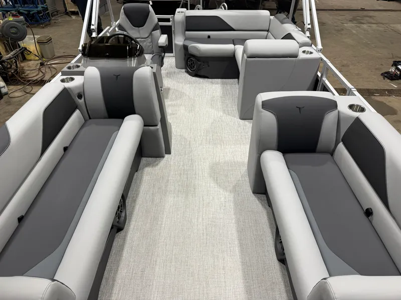 Slide: The Image of Tahoe Sport 1980 Cruise Rear Bench (CRB) & Honda 4-Stroke EFI 2026 - 6