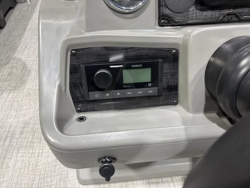 Slide: The Image of Tahoe Sport CRB 1980 Cruise Rear Bench 2026 - 12