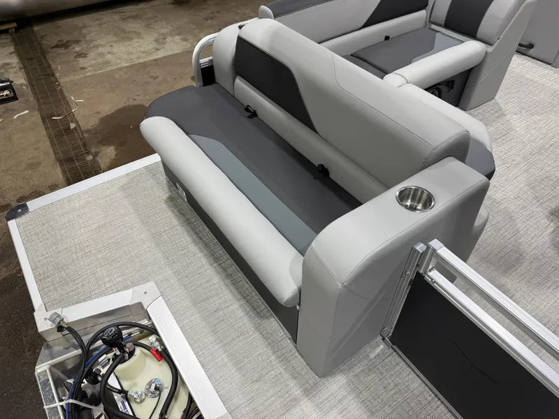 Slide: The Image of Tahoe Sport CRB 1980 Cruise Rear Bench 2026 - 18