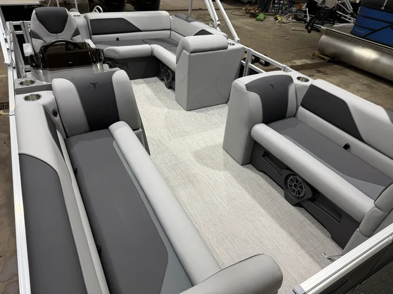 Slide: The Image of Tahoe Sport CRB 1980 Cruise Rear Bench 2026 - 28