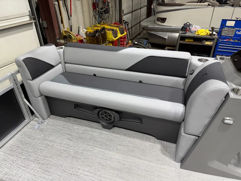 Slide: The Image of Tahoe Sport CRB 1980 Cruise Rear Bench 2026 - 31