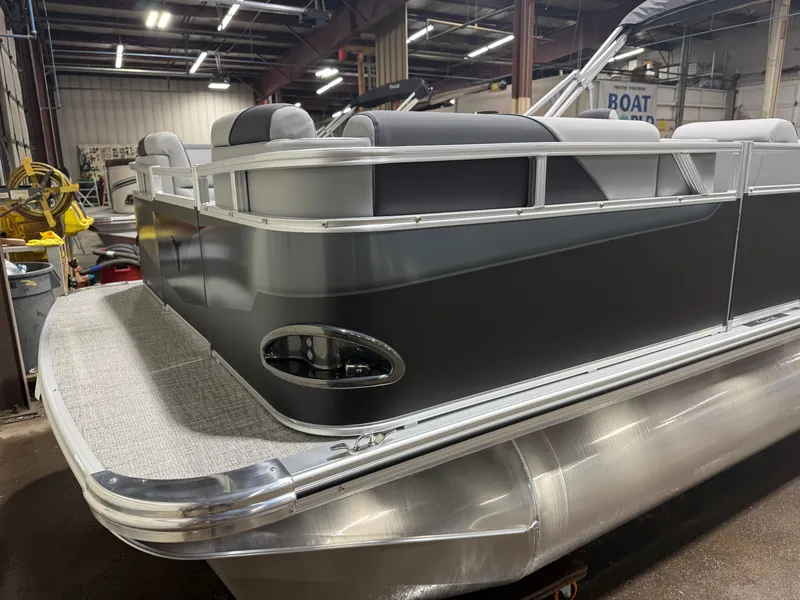 Slide: The Image of Tahoe Sport CRB 1980 Cruise Rear Bench 2026 - 35