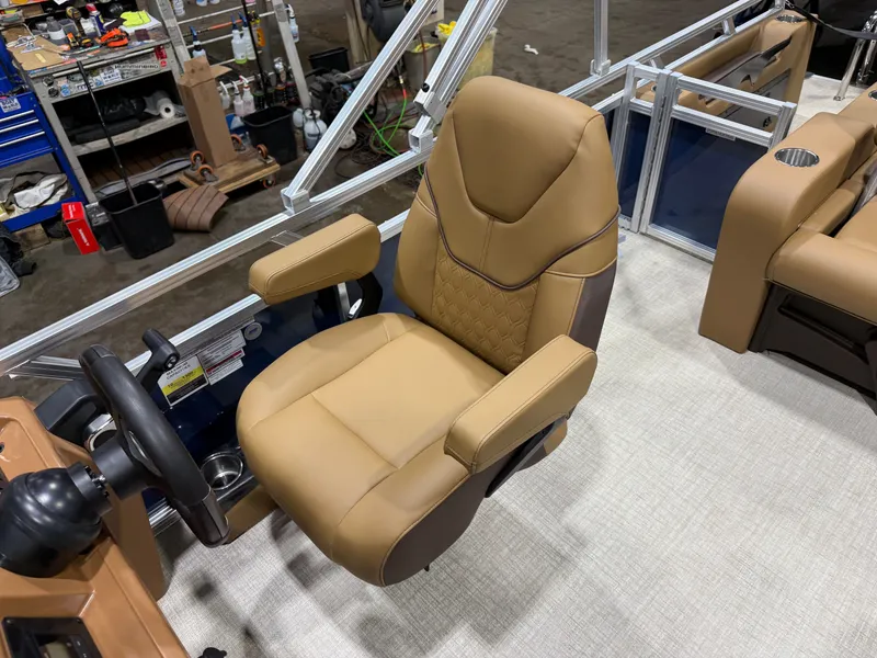 Slide: The Image of Tahoe Sport 2180 Swingback (VRB) & Honda 4-Stroke EFI 2026 - 10