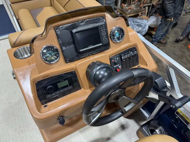 Slide: The Image of Tahoe Sport 2180 Swingback (VRB) & Honda 4-Stroke EFI 2026 - 11