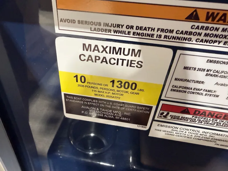 Slide: The Image of Tahoe Sport 2180 Swingback (VRB) & Honda 4-Stroke EFI 2026 - 15