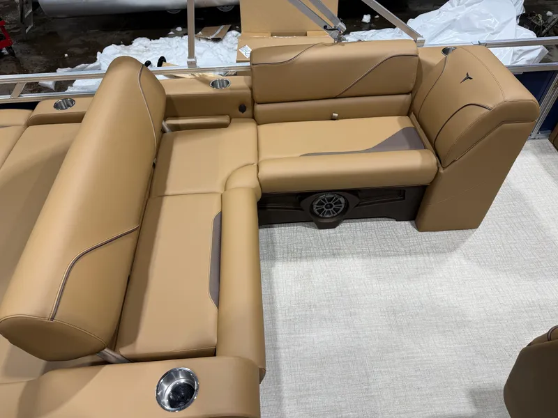 Slide: The Image of Tahoe Sport 2180 Swingback (VRB) & Honda 4-Stroke EFI 2026 - 17