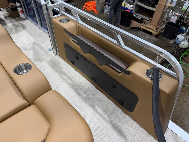 Slide: The Image of Tahoe Sport 2180 Swingback (VRB) & Honda 4-Stroke EFI 2026 - 23