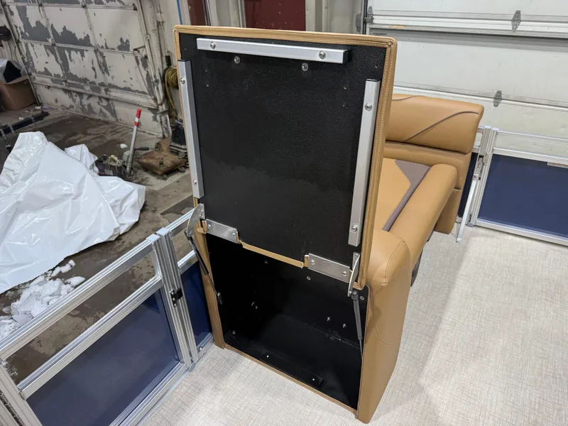 Slide: The Image of Tahoe Sport 2180 Swingback (VRB) & Honda 4-Stroke EFI 2026 - 27