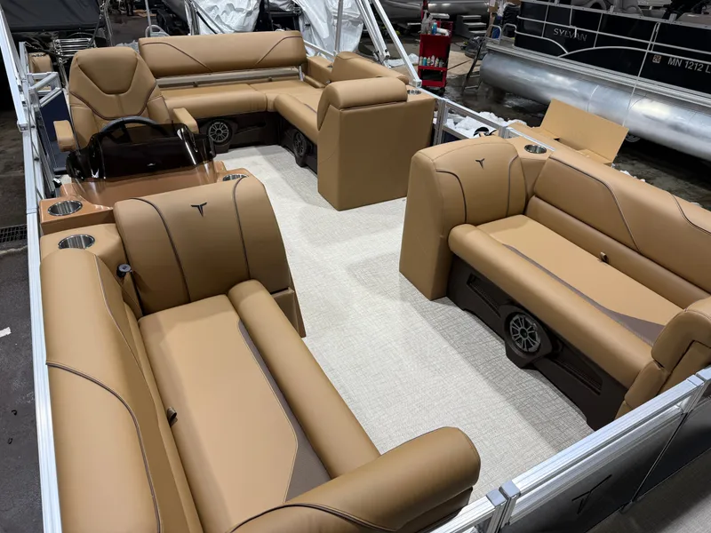 Slide: The Image of Tahoe Sport 2180 Swingback (VRB) & Honda 4-Stroke EFI 2026 - 32