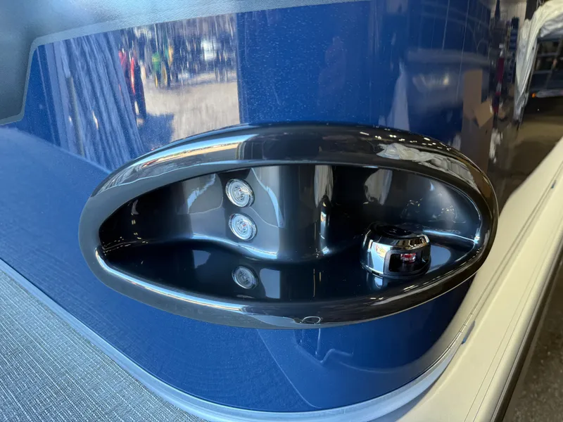 Slide: The Image of Tahoe Sport 2180 Swingback (VRB) & Honda 4-Stroke EFI 2026 - 34