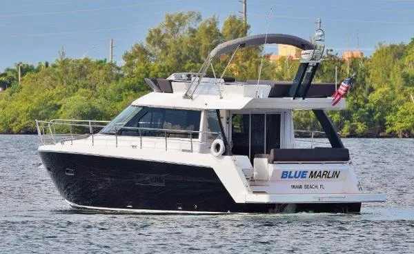 Slide: The Image of Sealine F45 F49 2013 - 1