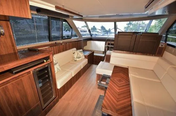 Slide: The Image of Sealine F45 F49 2013 - 4