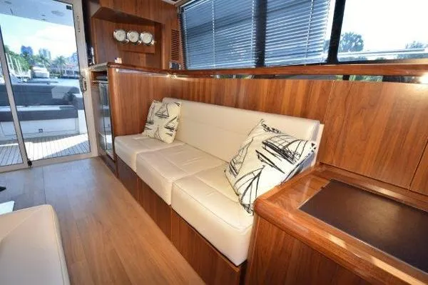 Slide: The Image of Sealine F45 F49 2013 - 6