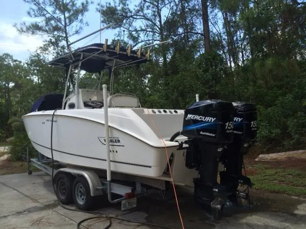 Slide: The Image of Boston Whaler 240 Center Console S/F 2004 - 5