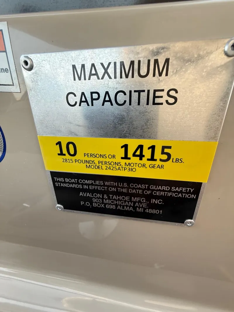 Slide: The Image of Avalon Waketoon 23' w/ 6.2L Mercury Bravo Four! 2025 - 7