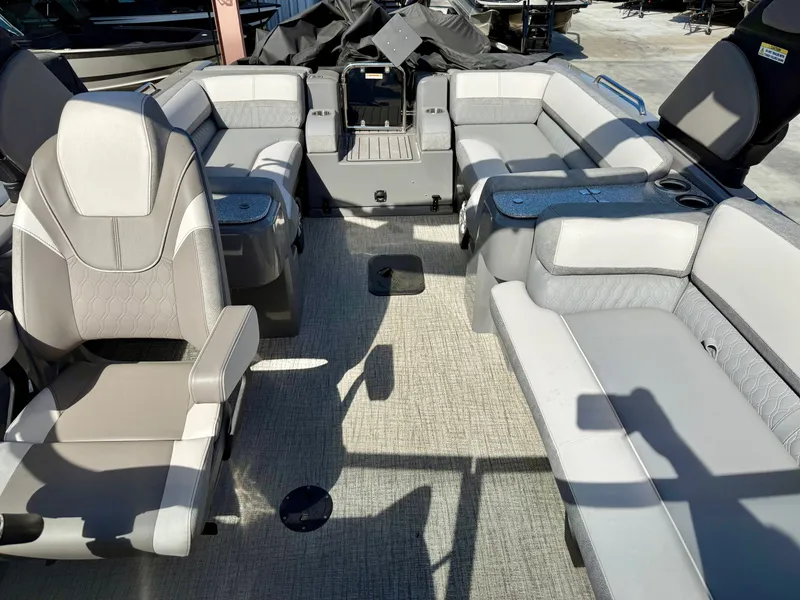 Slide: The Image of Tahoe Waketoon 23 FT w/ 6.2L Mercury 2024 - 5