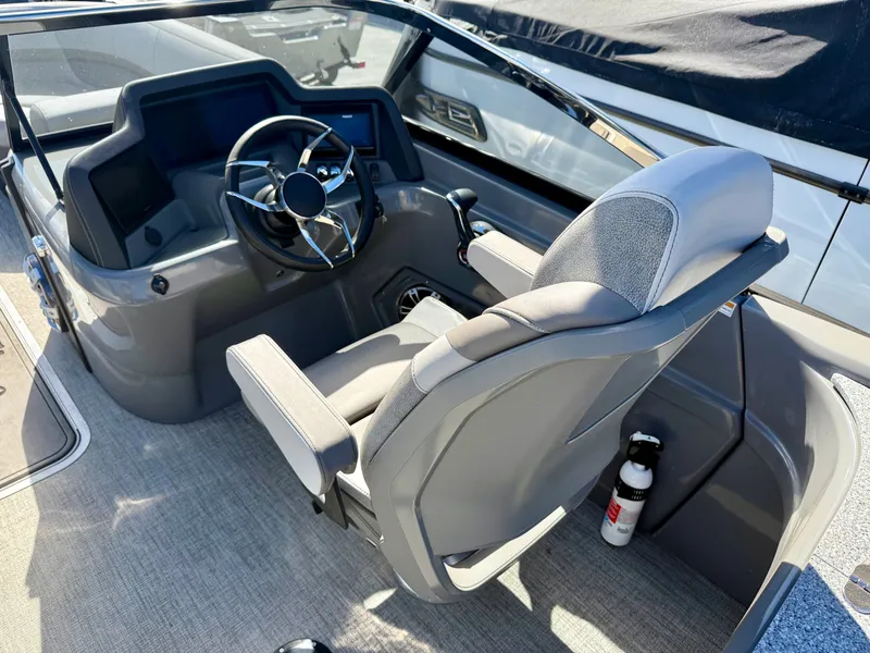 Slide: The Image of Tahoe Waketoon 23 FT w/ 6.2L Mercury 2024 - 8