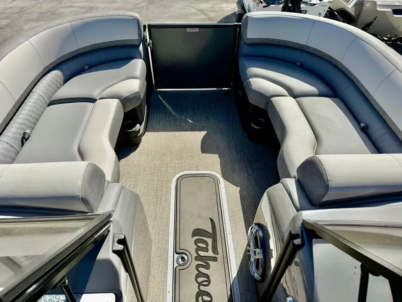 Slide: The Image of Tahoe Waketoon 23 FT w/ 6.2L Mercury 2024 - 9