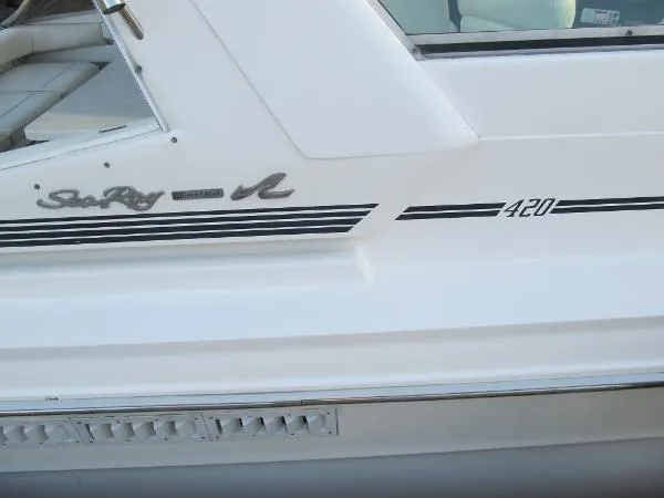 Slide: The Image of Sea Ray 420 LIMITED EDITION Sundancer 1990 - 9